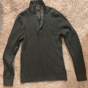 Express sweater Size “M” Slim fit*